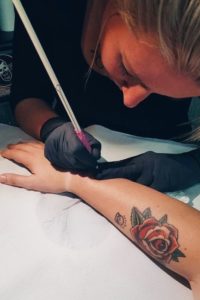 salon-de-tatouage-charleroi-justink-tattoo-handpoke